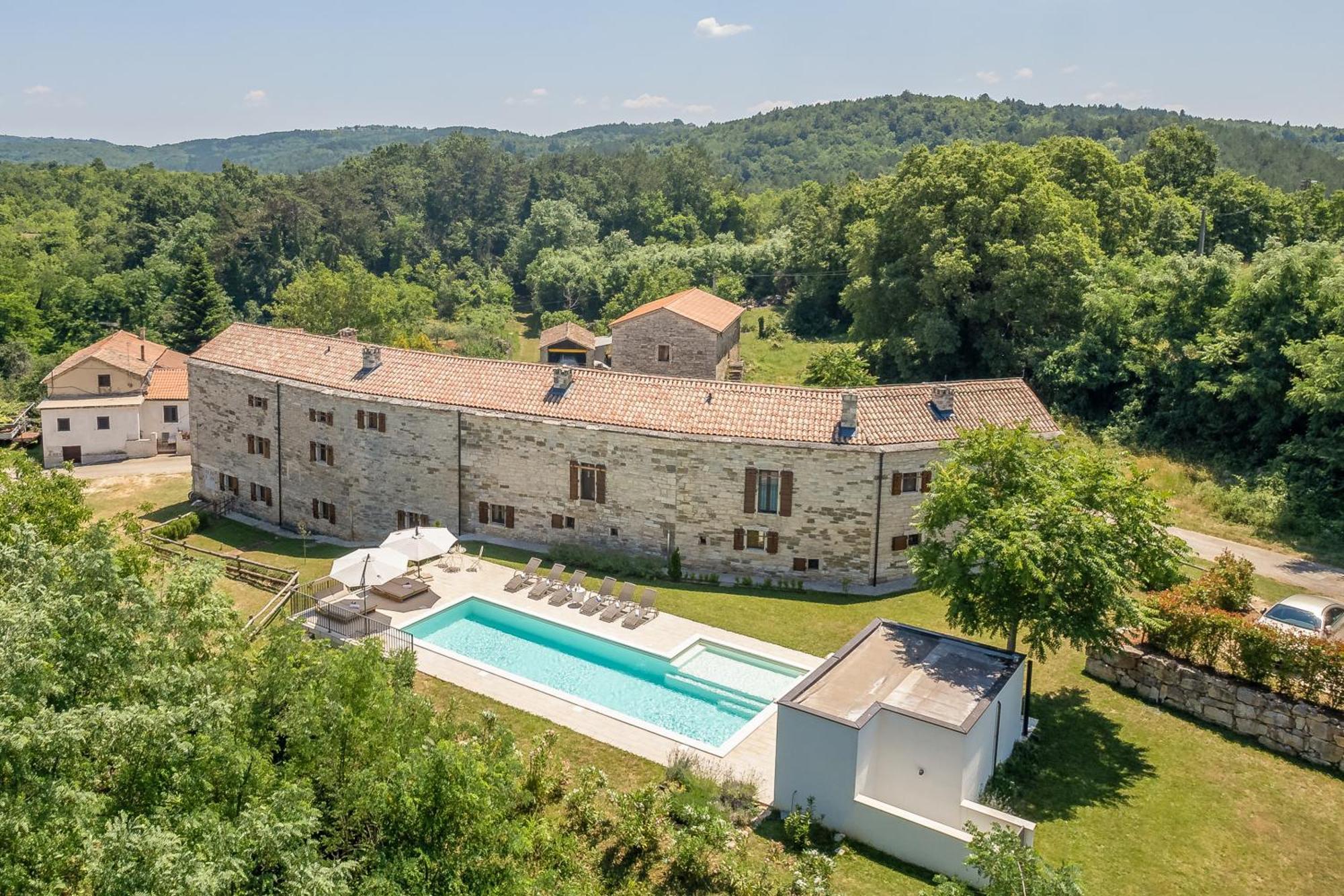 Villas Martincici With Large Pool Grožnjan Kültér fotó