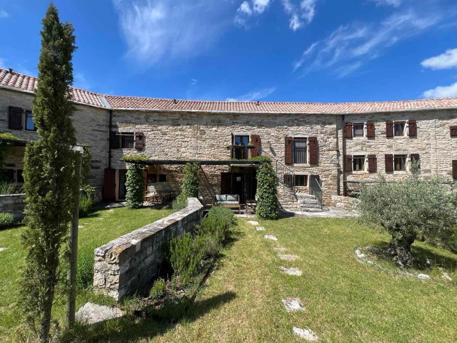 Villas Martincici With Large Pool Grožnjan Kültér fotó
