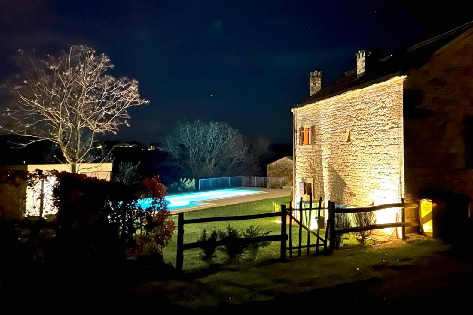 Villas Martincici With Large Pool Grožnjan Kültér fotó