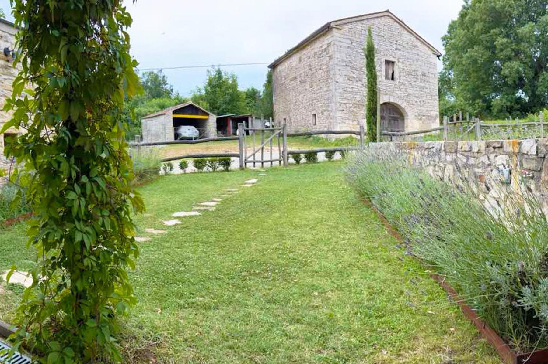 Villas Martincici With Large Pool Grožnjan Kültér fotó
