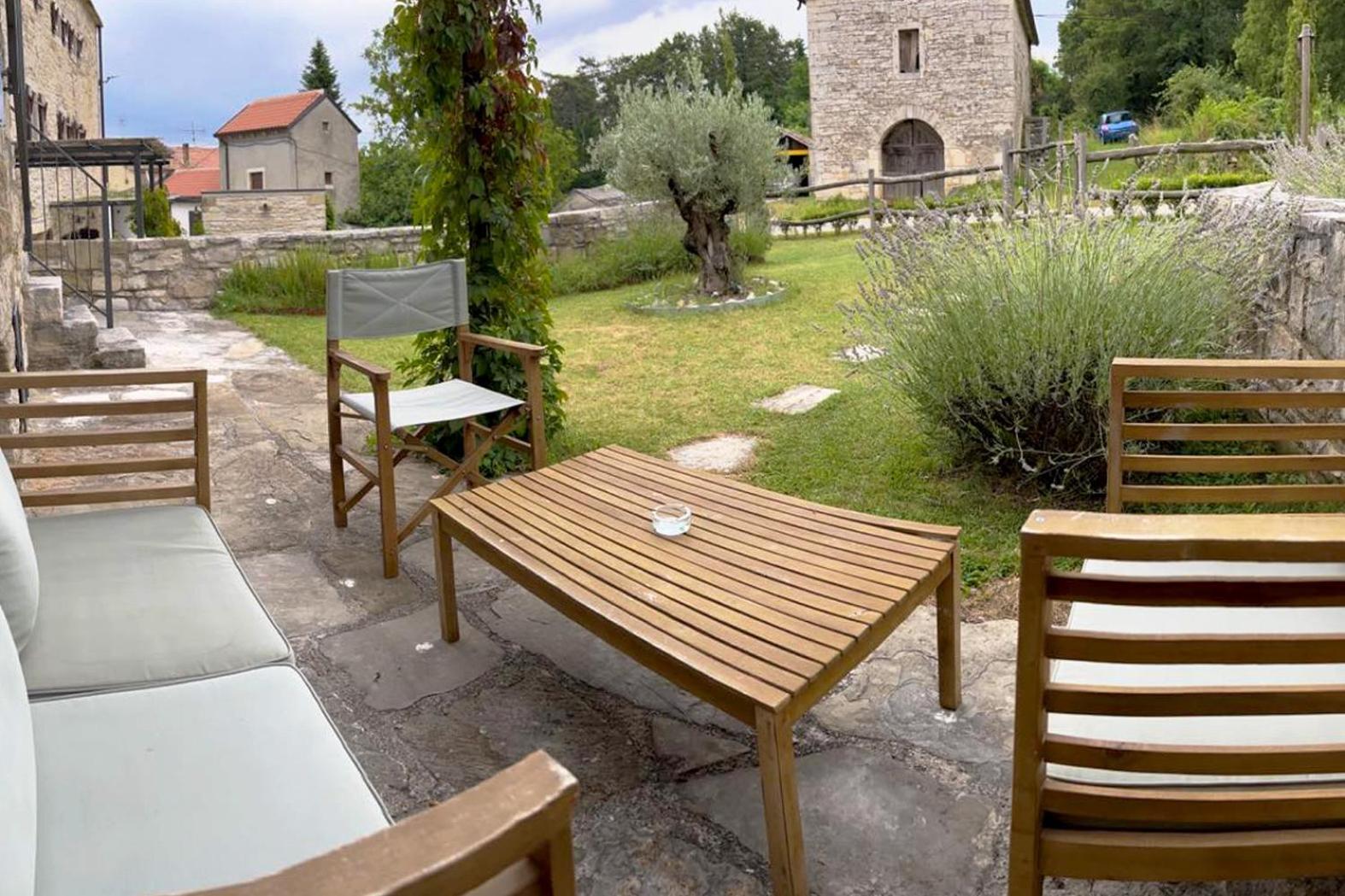 Villas Martincici With Large Pool Grožnjan Kültér fotó